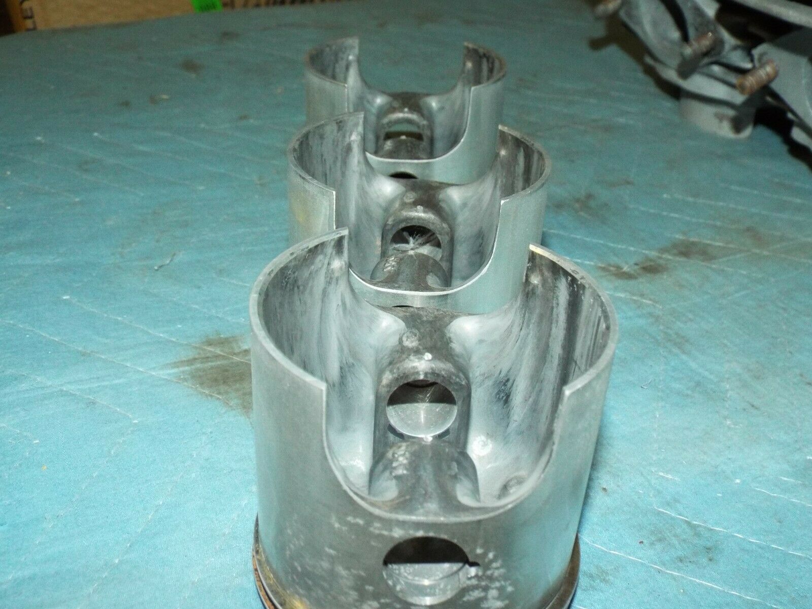 KAWASAKI H2 750 EARLY CYLINDERS AND HEADS WITH PISTONS AND RINGS 1972 1973  TOP - Fresh Stock Dated February 2026