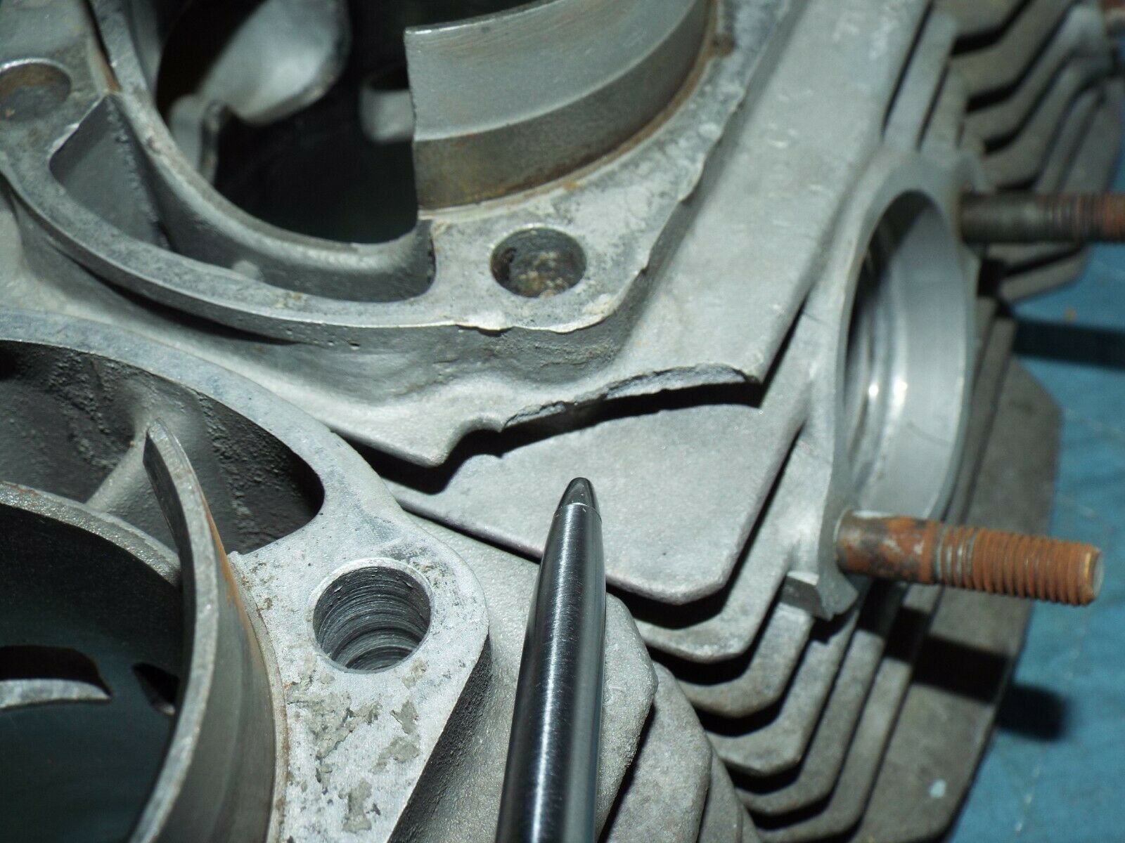 KAWASAKI H2 750 EARLY CYLINDERS AND HEADS WITH PISTONS AND RINGS 1972 1973  TOP - Fresh Stock Dated February 2026