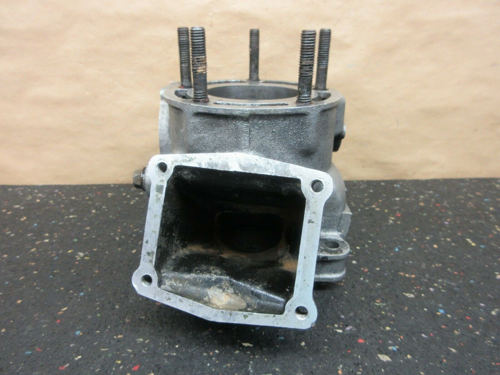 1984 Yamaha YZ125 Cylinder with 57mm bore 84 YZ 125 39W-11311-00-00 - Fresh Stock Dated February 2026