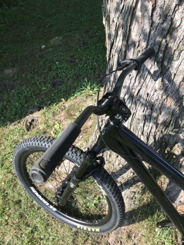 2011 Banshee Amp DJ dirt jumper Maxxis Odyssey Profile Manitou Spank Atomlab - Fresh Stock Dated February 2026