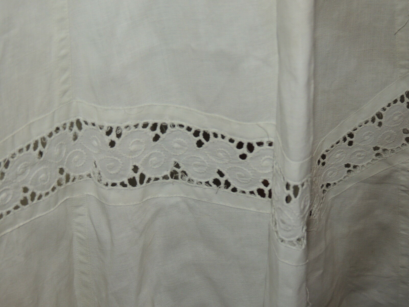 Victorian - Edwardian White Linen Skirt w Embroidered Trim sm w- 23 1/2 - Fresh Stock Dated February 2026