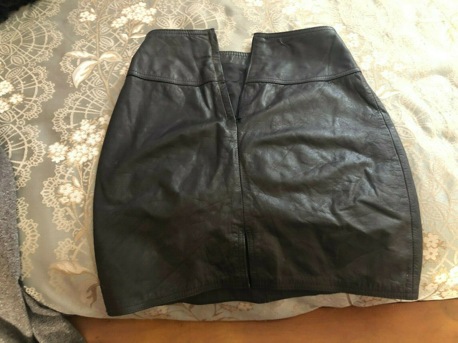 Trumps Sport Women's Black Size 7/8 Leather Pencil Skirt VTG - Fresh Stock Dated February 2026