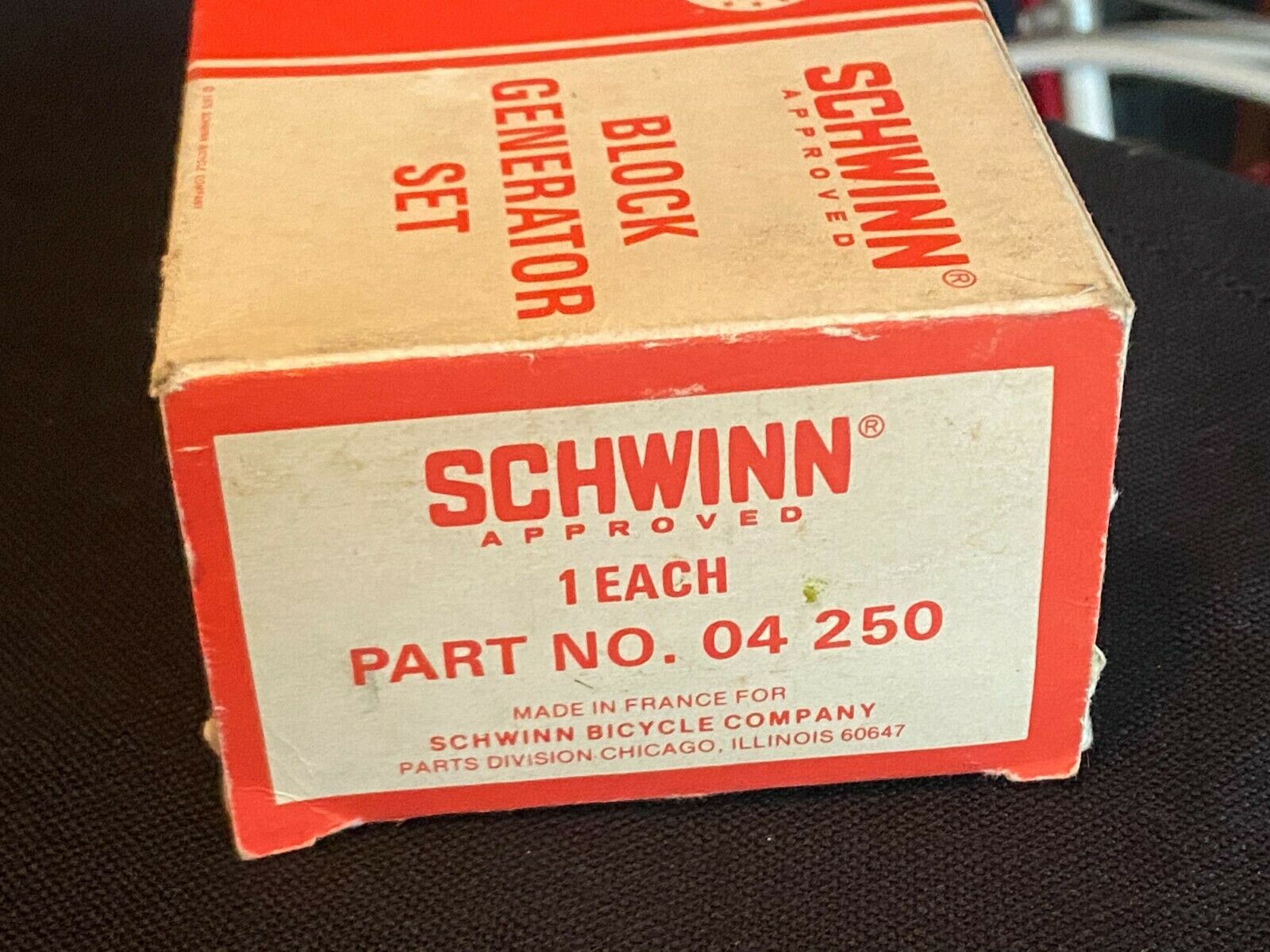 VINTAGE 1970's SCHWINN APPROVED BLOCK GENERATOR LIGHT SET #04-250 (NOS) - Fresh Stock Dated December 2025