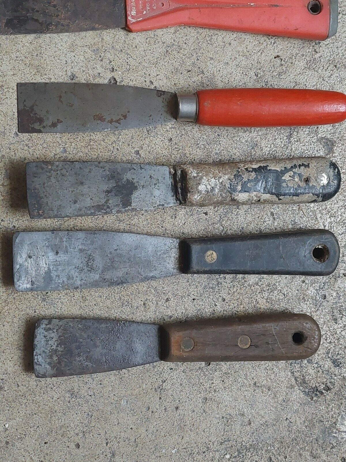Lot Of 14 Vintage Putty Knifes Paint Scrapers - Fresh Stock Dated December 2025