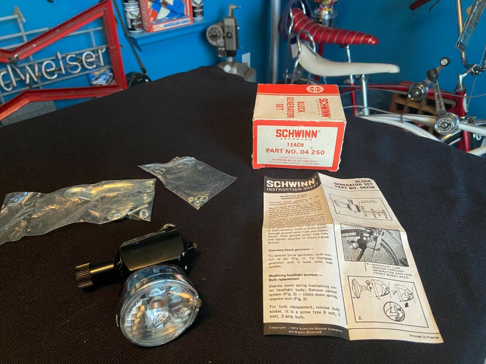 VINTAGE 1970's SCHWINN APPROVED BLOCK GENERATOR LIGHT SET #04-250 (NOS) - Fresh Stock Dated December 2025