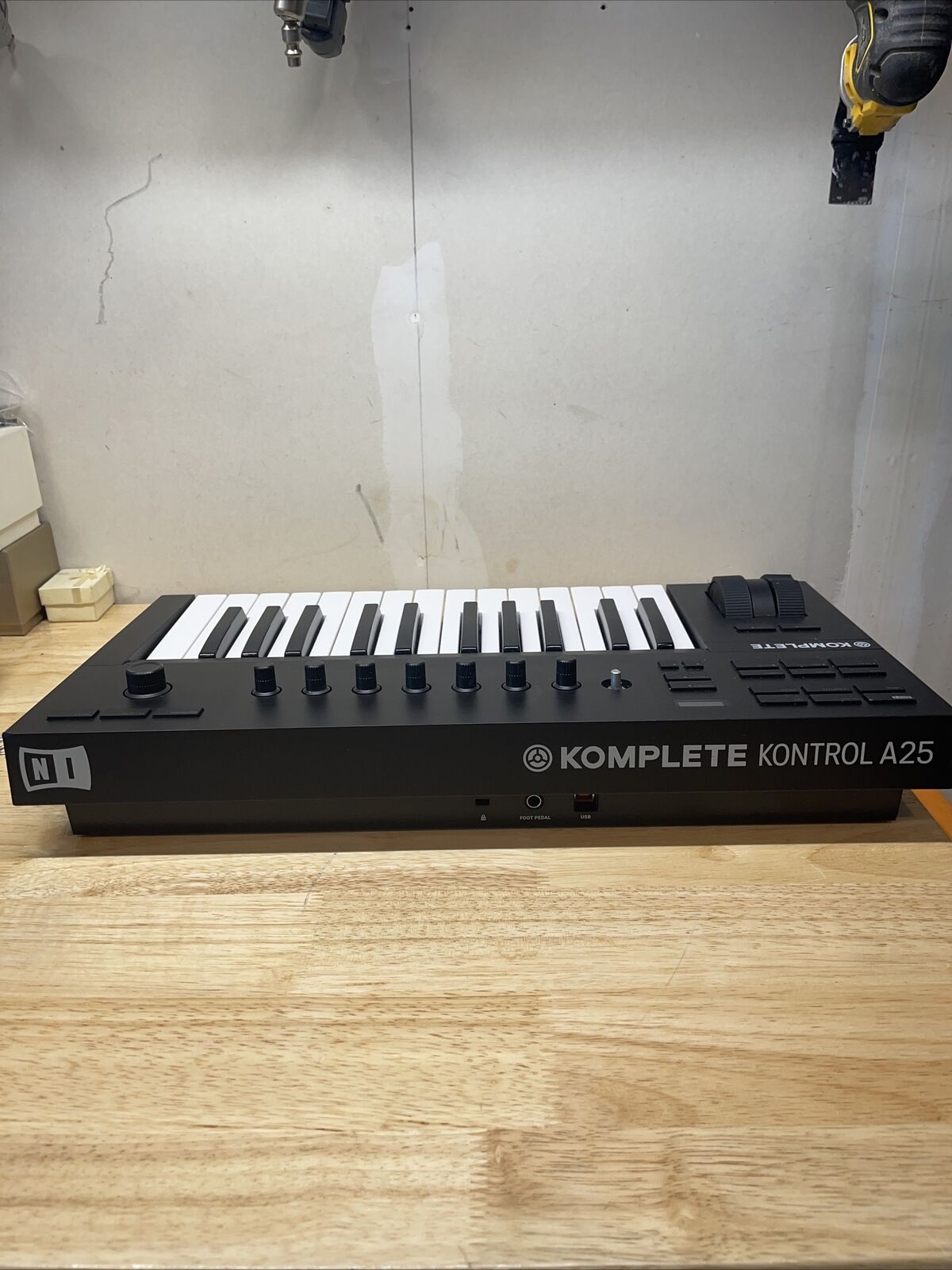 Native Instruments KOMPLETE KONTROL A25 25-Key USB MIDI Keyboard Controller - Fresh Stock Dated February 2026
