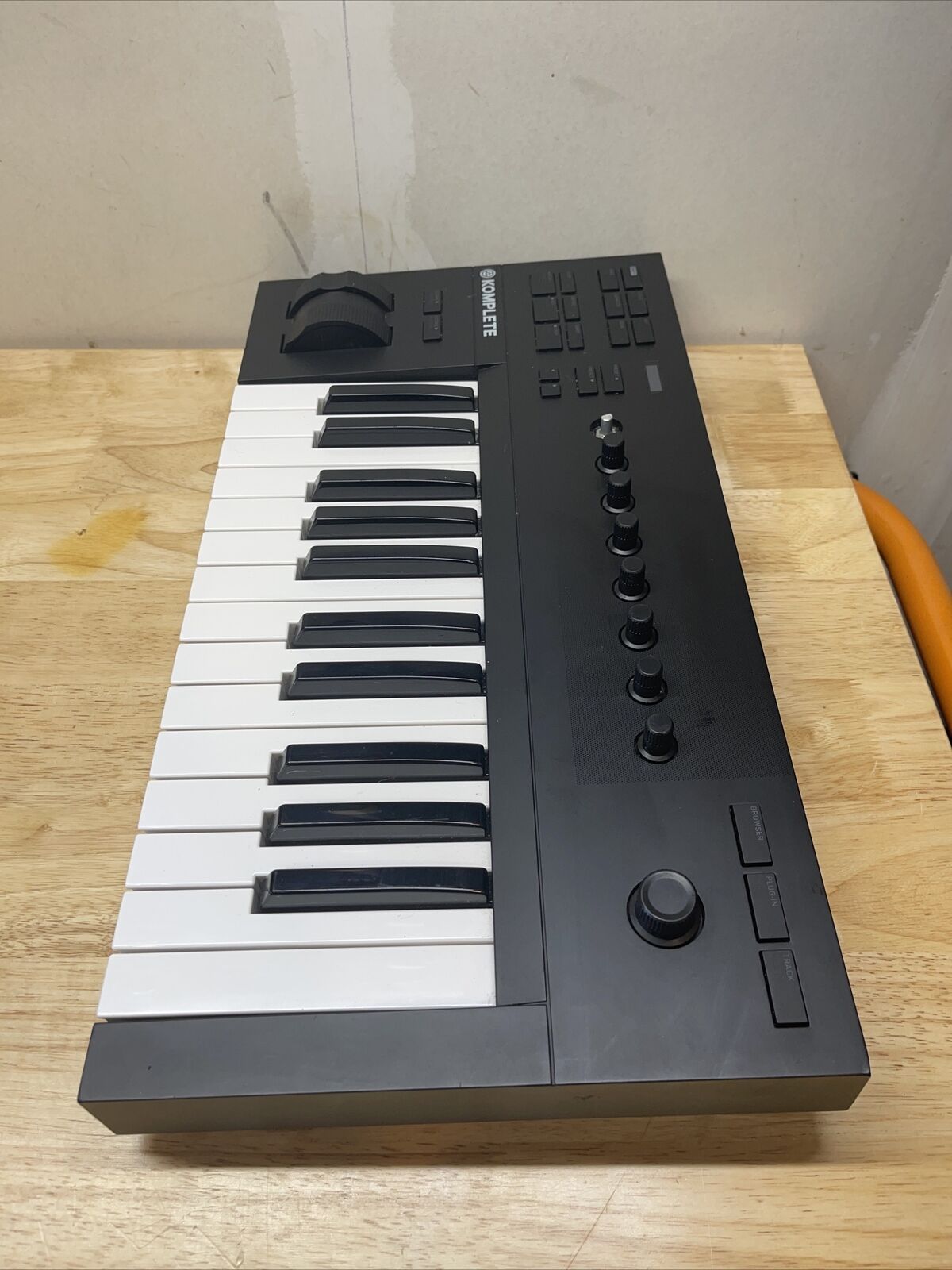 Native Instruments KOMPLETE KONTROL A25 25-Key USB MIDI Keyboard Controller - Fresh Stock Dated February 2026