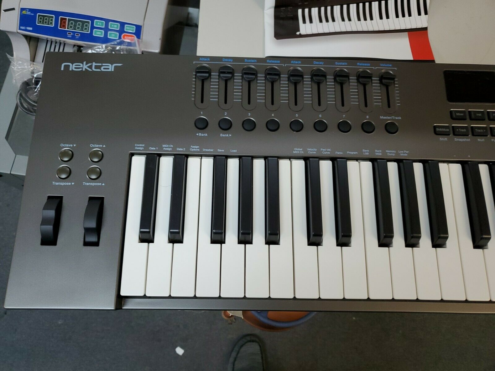 IMPACT 61+ USB CONTROLLER KEYBOARD NEKTAR INTEGRATED 8 TRACK MUSICAL - Fresh Stock Dated February 2026