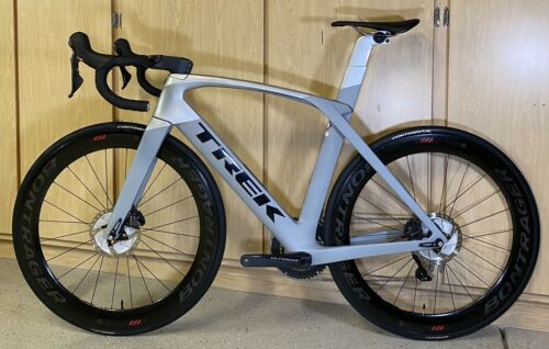 SUPER CLEAN Trek Madone SLR 6 DISC Ultegra W/ Bontrager XXX 6 Carbon Wheels 56cm - Fresh Stock Dated February 2026