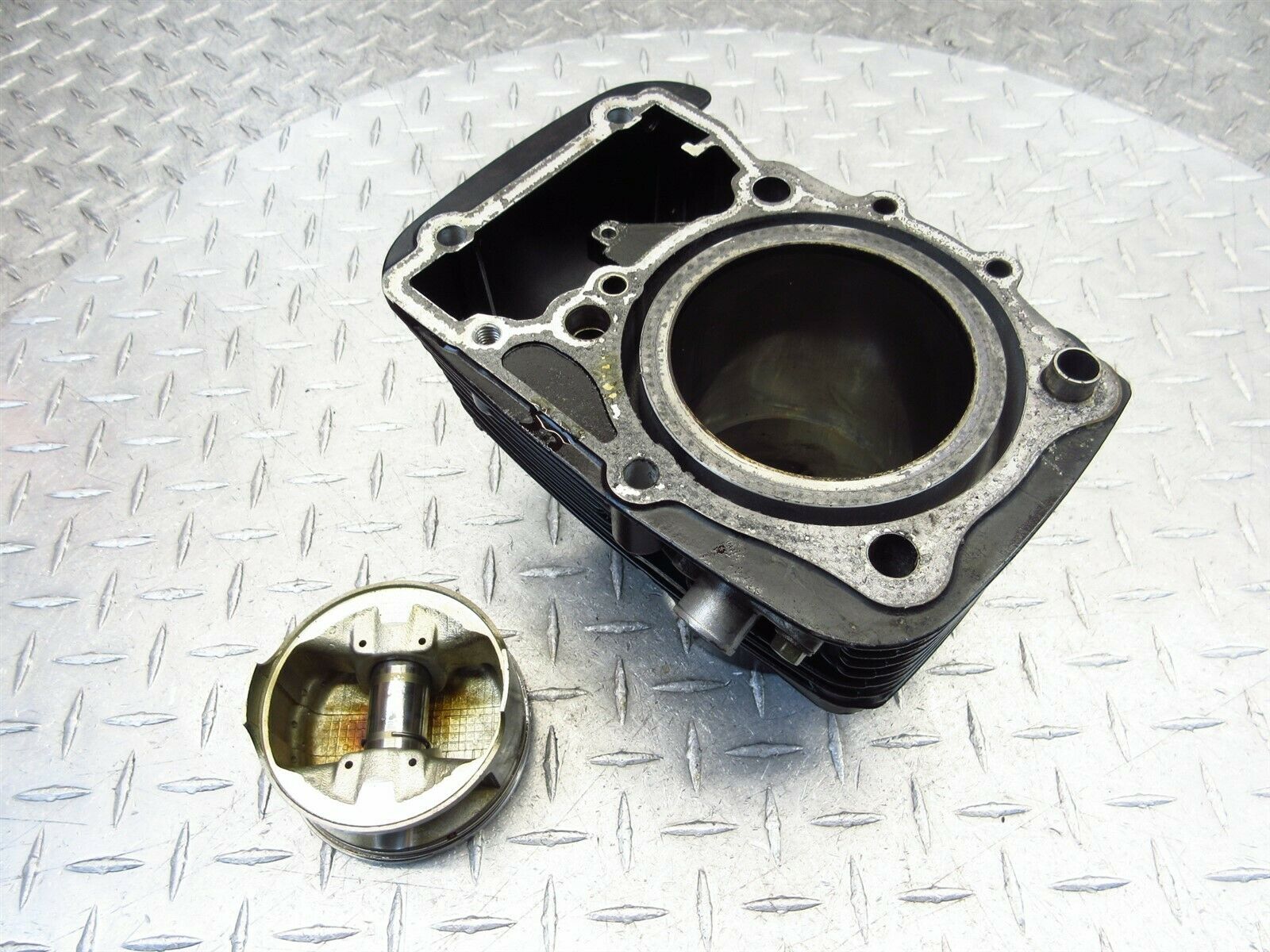2001 97-04 Suzuki VZ800 Marauder OEM Front Cylinder Barrel Jug Piston - Fresh Stock Dated February 2026