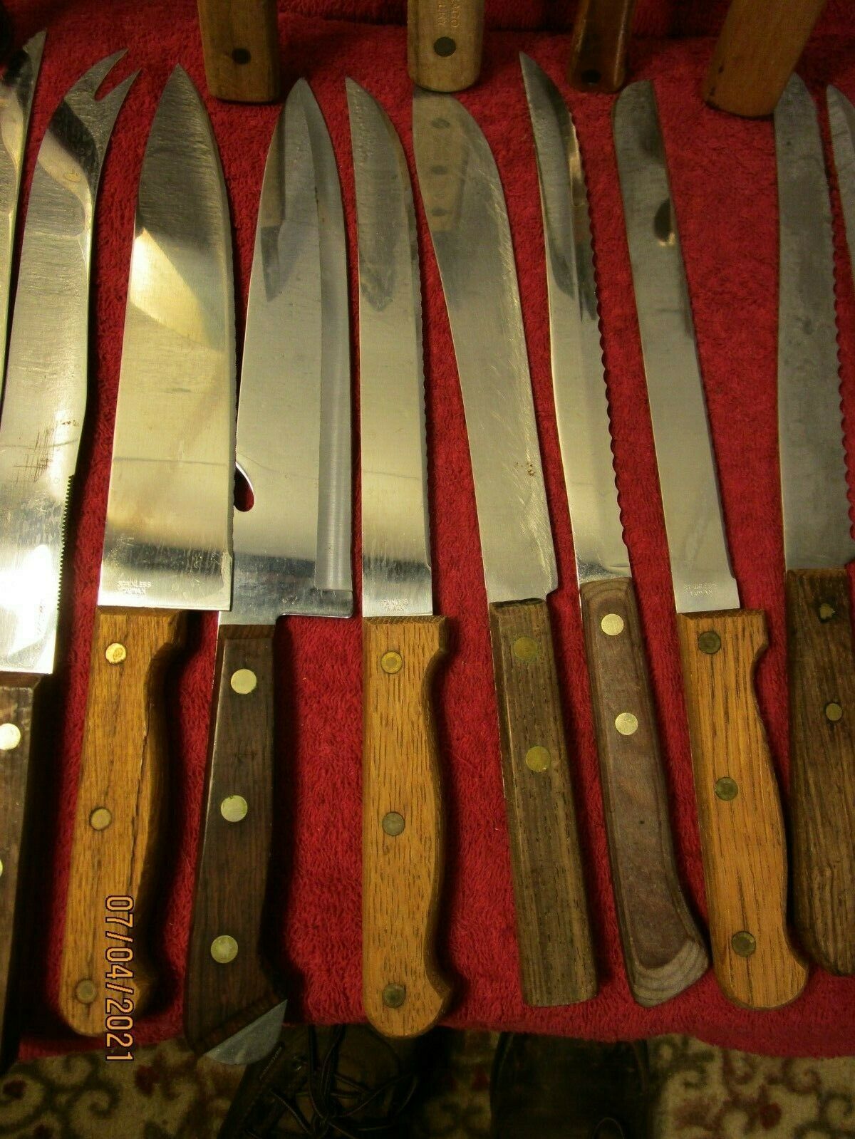 Lot of Vintage Wood Handle Kitchen Knives Mixed Tramotina Chicago Vernco Knife - Fresh Stock Dated December 2025