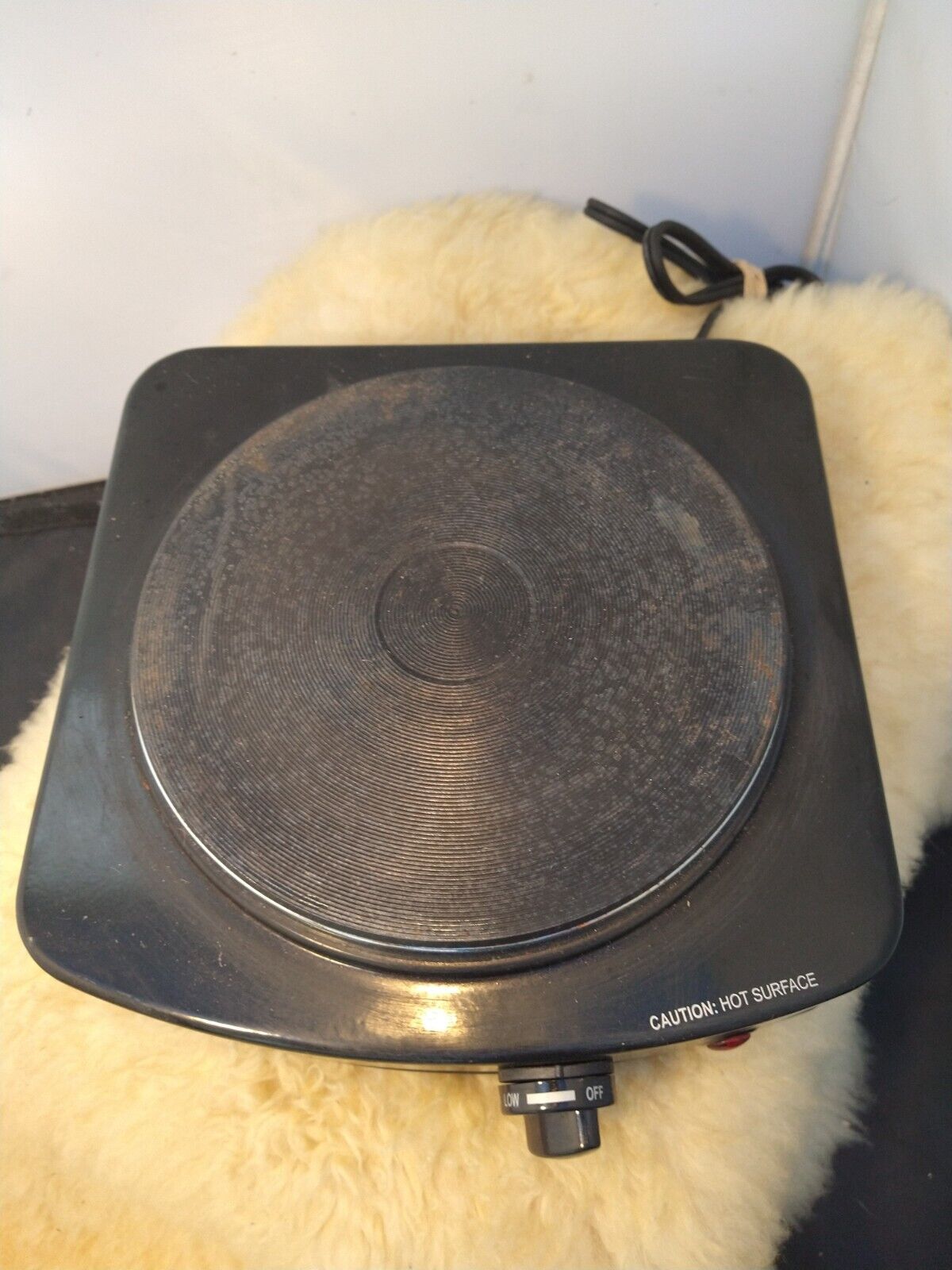 OSTER SINGLE BURNER TABLE STOVE W/ADJUSTABLE CONTROL BLACK CKSTSB100B- GOOD COND - Fresh Stock Dated February 2026