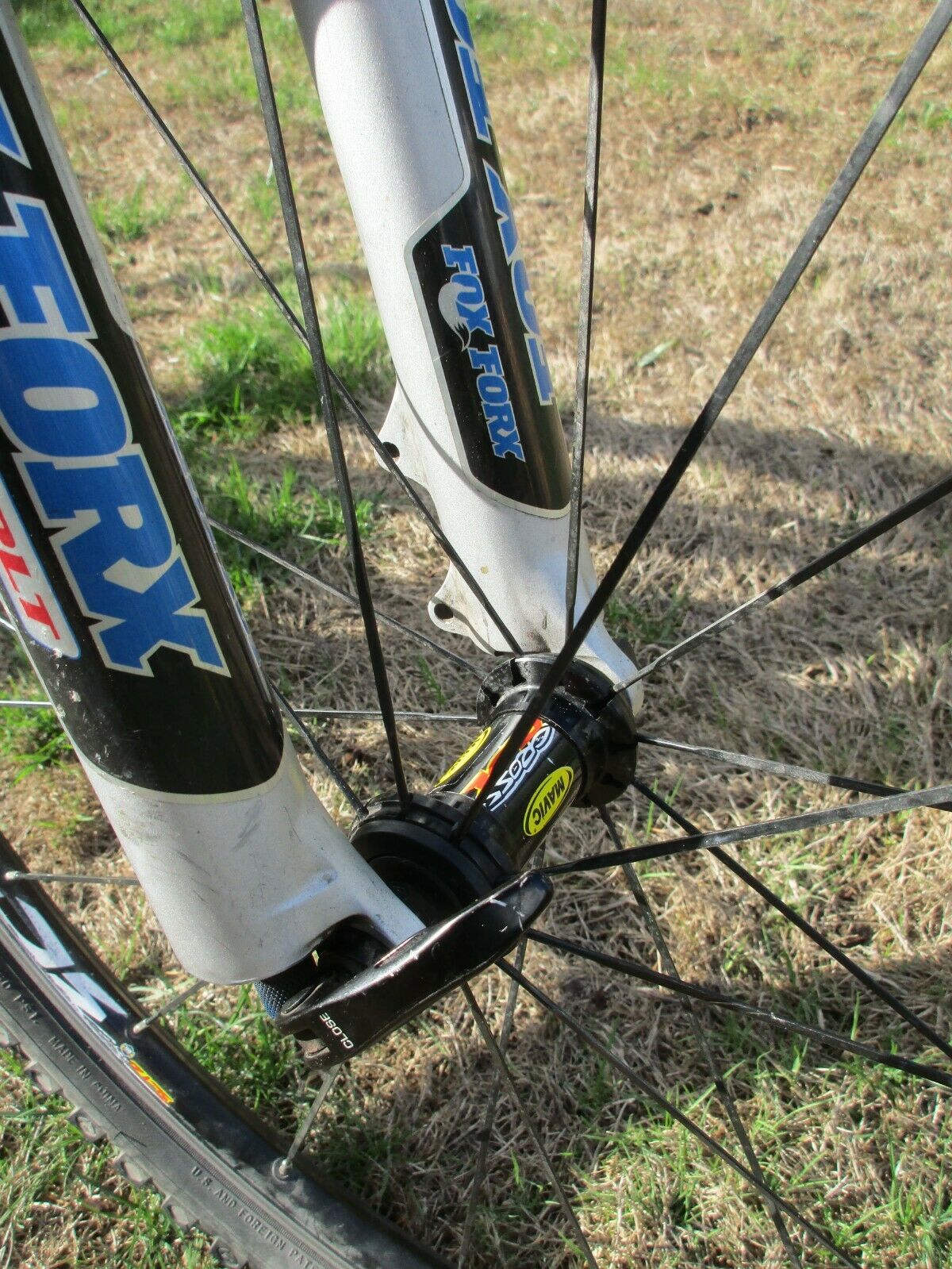 Small Specialized Epic Comp M4 FSR full suspension bike ( non-disc brakes ) - Fresh Stock Dated February 2026