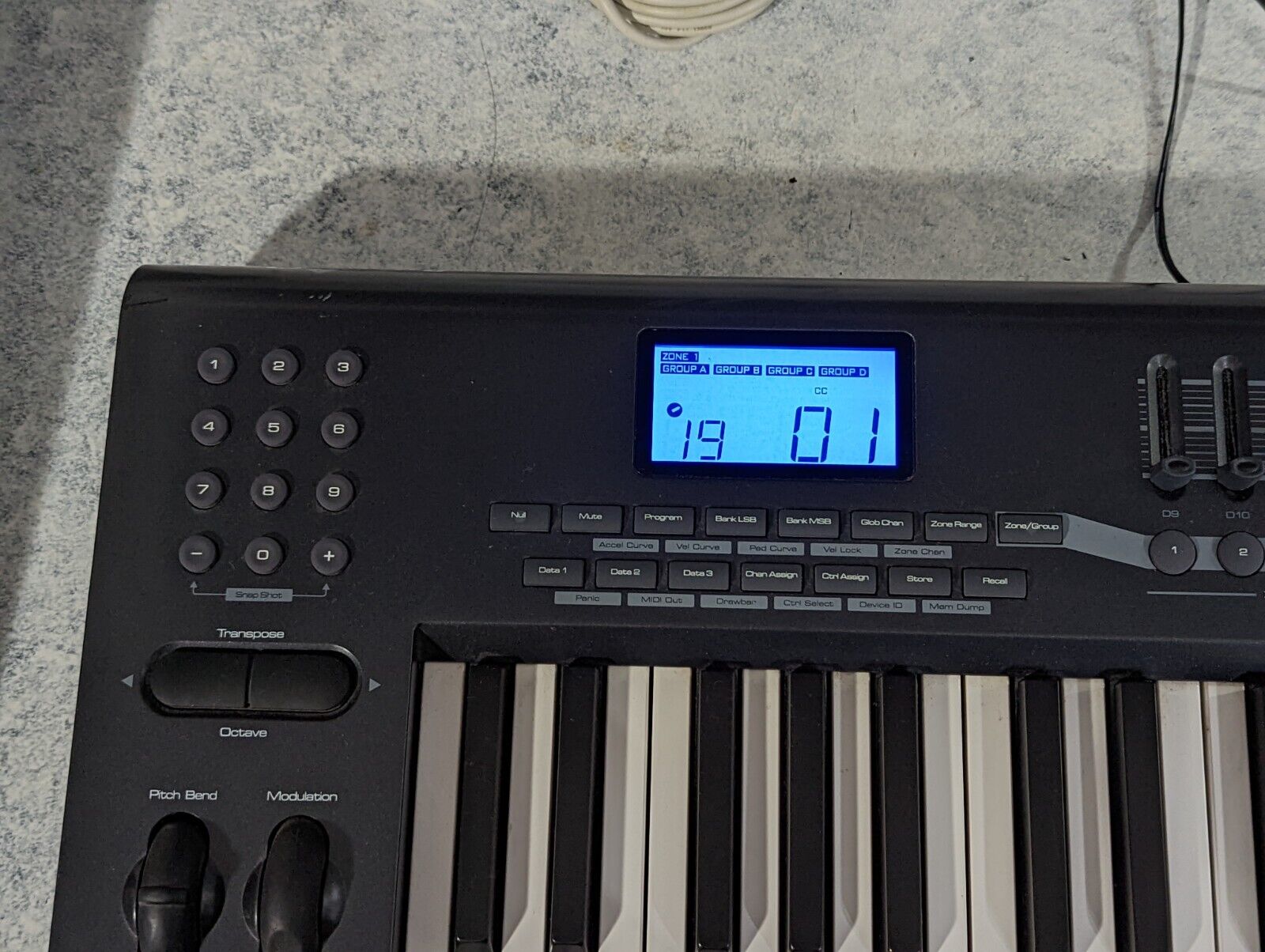 M-AUDIO Axiom 61 MIDI Keyboard Controller w/ Power Adapter and USB Cable TESTED - Fresh Stock Dated February 2026