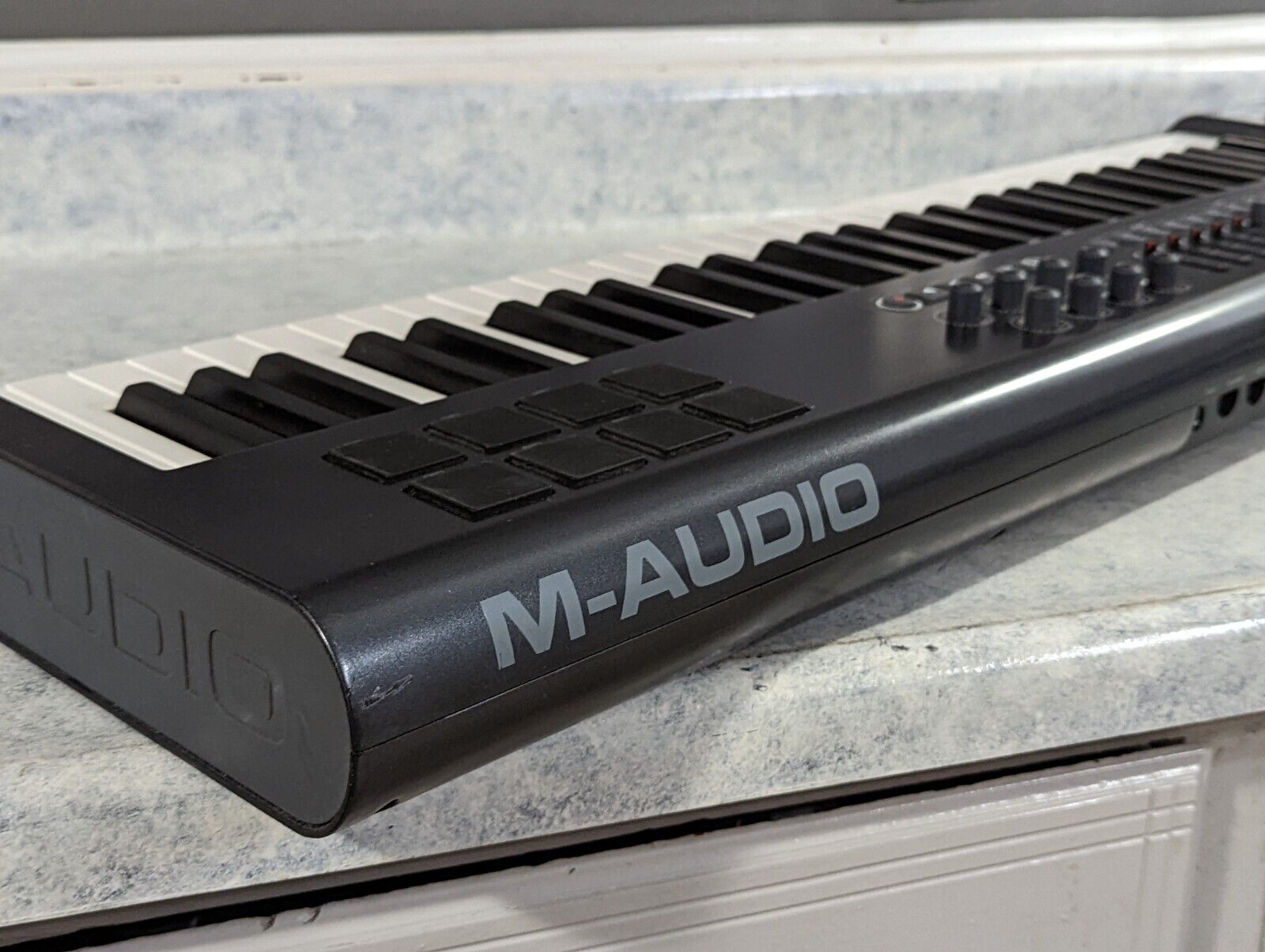 M-AUDIO Axiom 61 MIDI Keyboard Controller w/ Power Adapter and USB Cable TESTED - Fresh Stock Dated February 2026