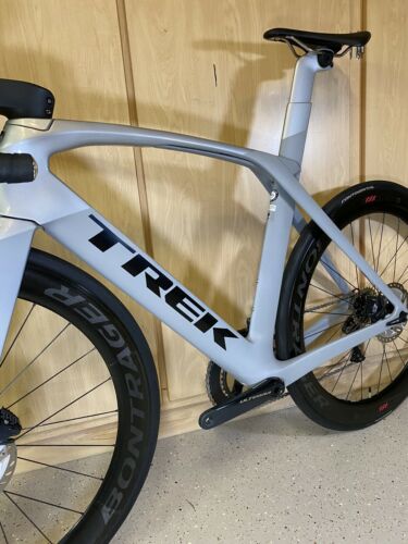 SUPER CLEAN Trek Madone SLR 6 DISC Ultegra W/ Bontrager XXX 6 Carbon Wheels 56cm - Fresh Stock Dated February 2026