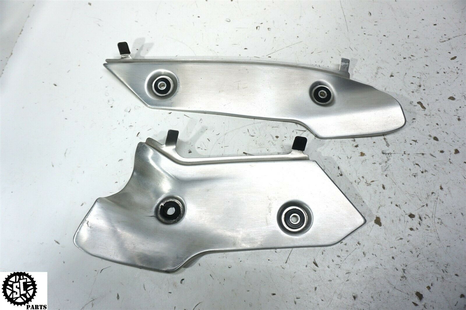 15 16 17 18 19 20 21 YAMAHA YZF R1 EXHAUST HEAT SHIELD GUARD - Fresh Stock Dated February 2026