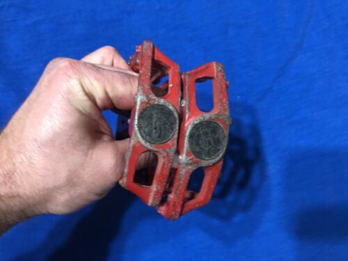 USED RED GT 9/16 PEDALS OLD SCHOOL BMX - Fresh Stock Dated December 2025