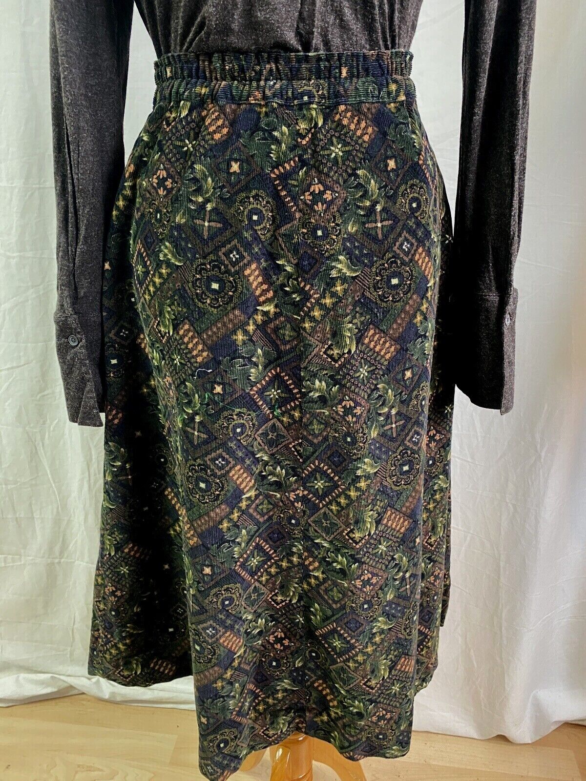 Vintage High Waist Full Midi Corduroy Skirt - Forest Paisley Leaves Size 6-8 - Fresh Stock Dated March 2026