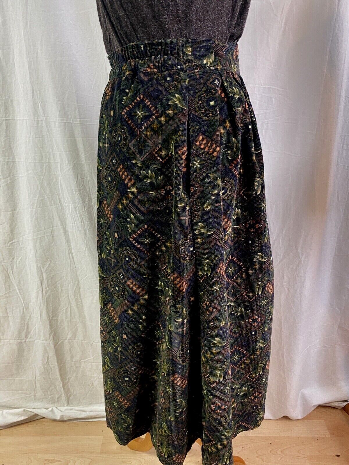 Vintage High Waist Full Midi Corduroy Skirt - Forest Paisley Leaves Size 6-8 - Fresh Stock Dated March 2026