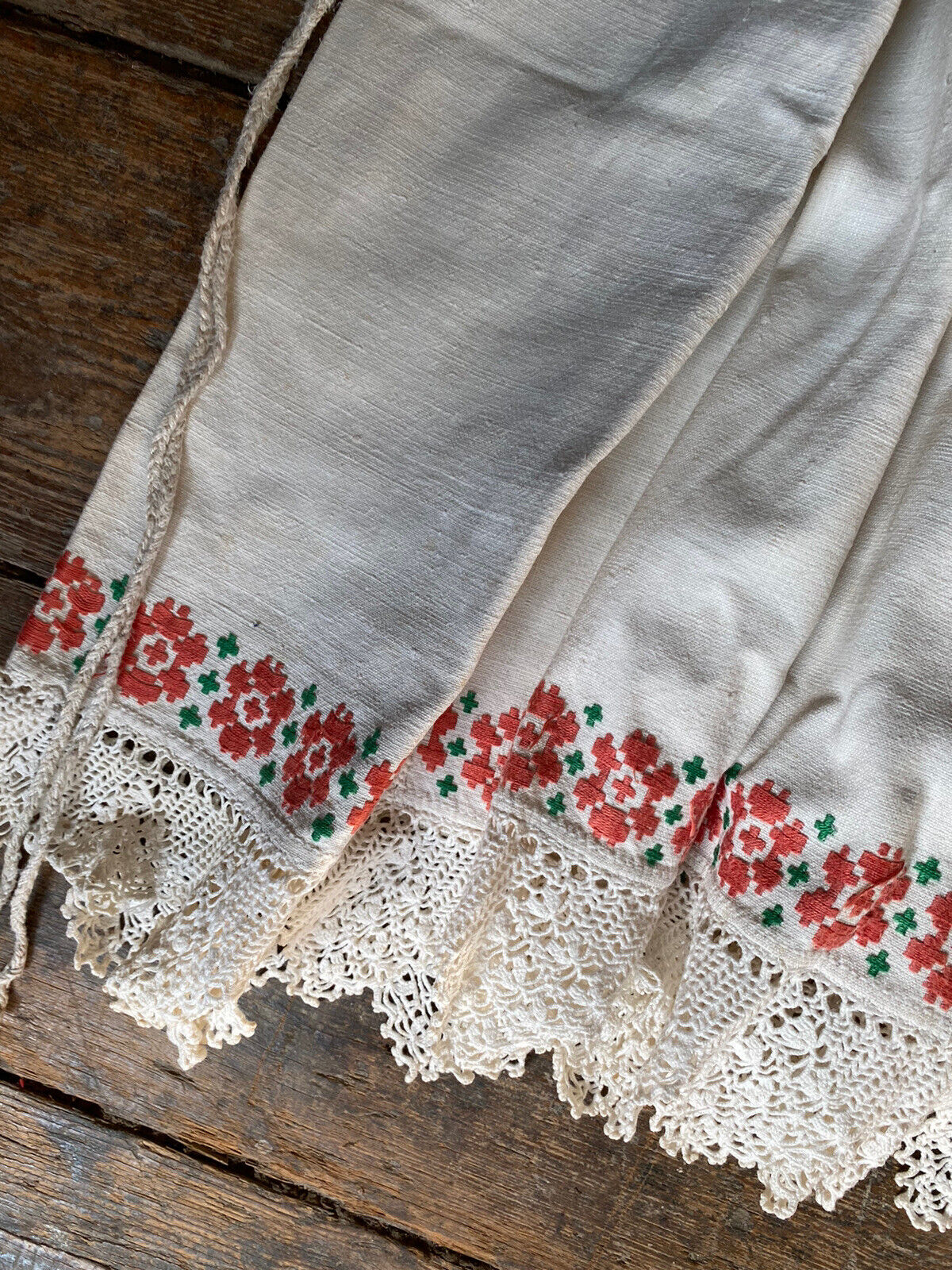 Vintage Peasant Skirt Cream Embroidered Lace Pleated Swing 1970s Size Medium - Fresh Stock Dated March 2026