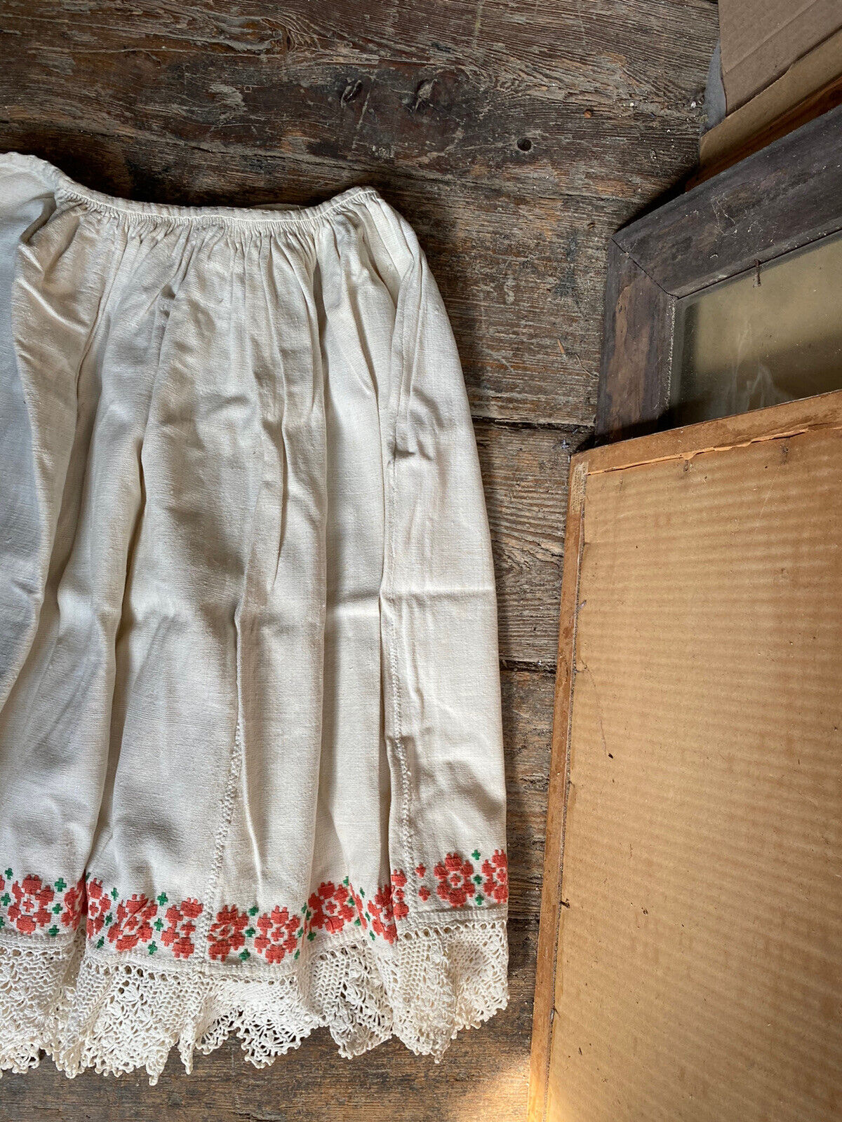 Vintage Peasant Skirt Cream Embroidered Lace Pleated Swing 1970s Size Medium - Fresh Stock Dated March 2026