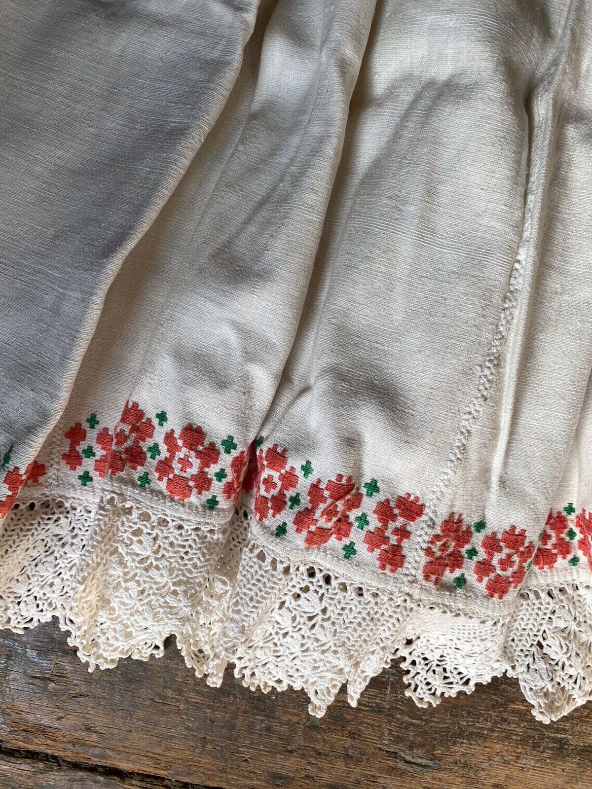 Vintage Peasant Skirt Cream Embroidered Lace Pleated Swing 1970s Size Medium - Fresh Stock Dated March 2026