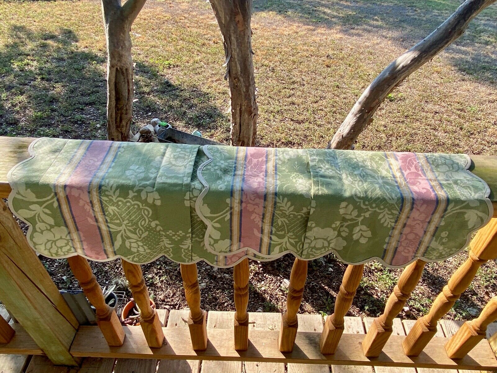 Jane Wilner Bedding (2) Scalloped Breakfast Shams - Fresh Stock Dated December 2025