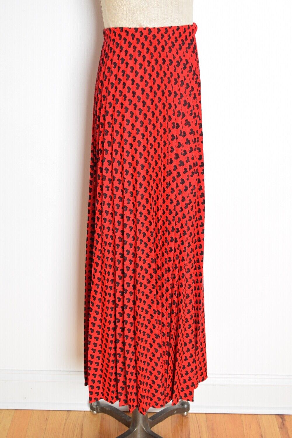vintage 70s skirt red navy HEARTS pleated high waisted long maxi skirt XS S - Fresh Stock Dated March 2026