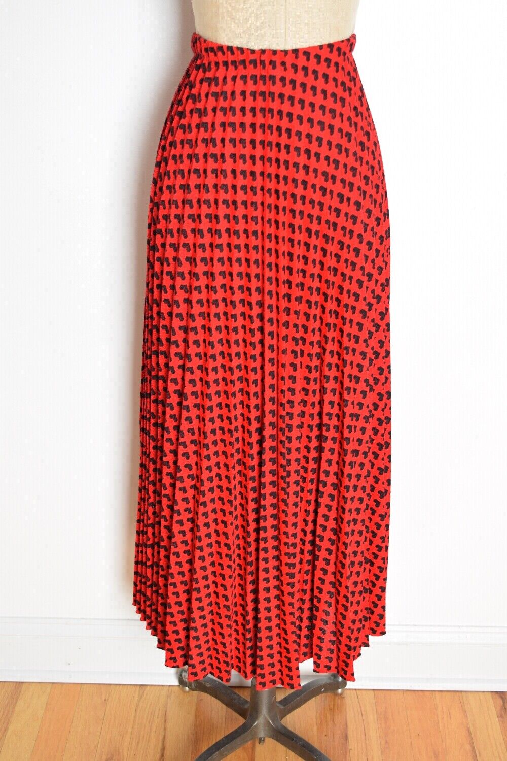 vintage 70s skirt red navy HEARTS pleated high waisted long maxi skirt XS S - Fresh Stock Dated March 2026