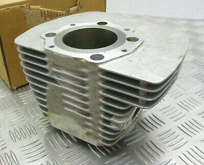 SUZUKI T-500 K 1973, NEW ORIGINAL CYLINDER RIGHT, 11210-15301 - Fresh Stock Dated February 2026