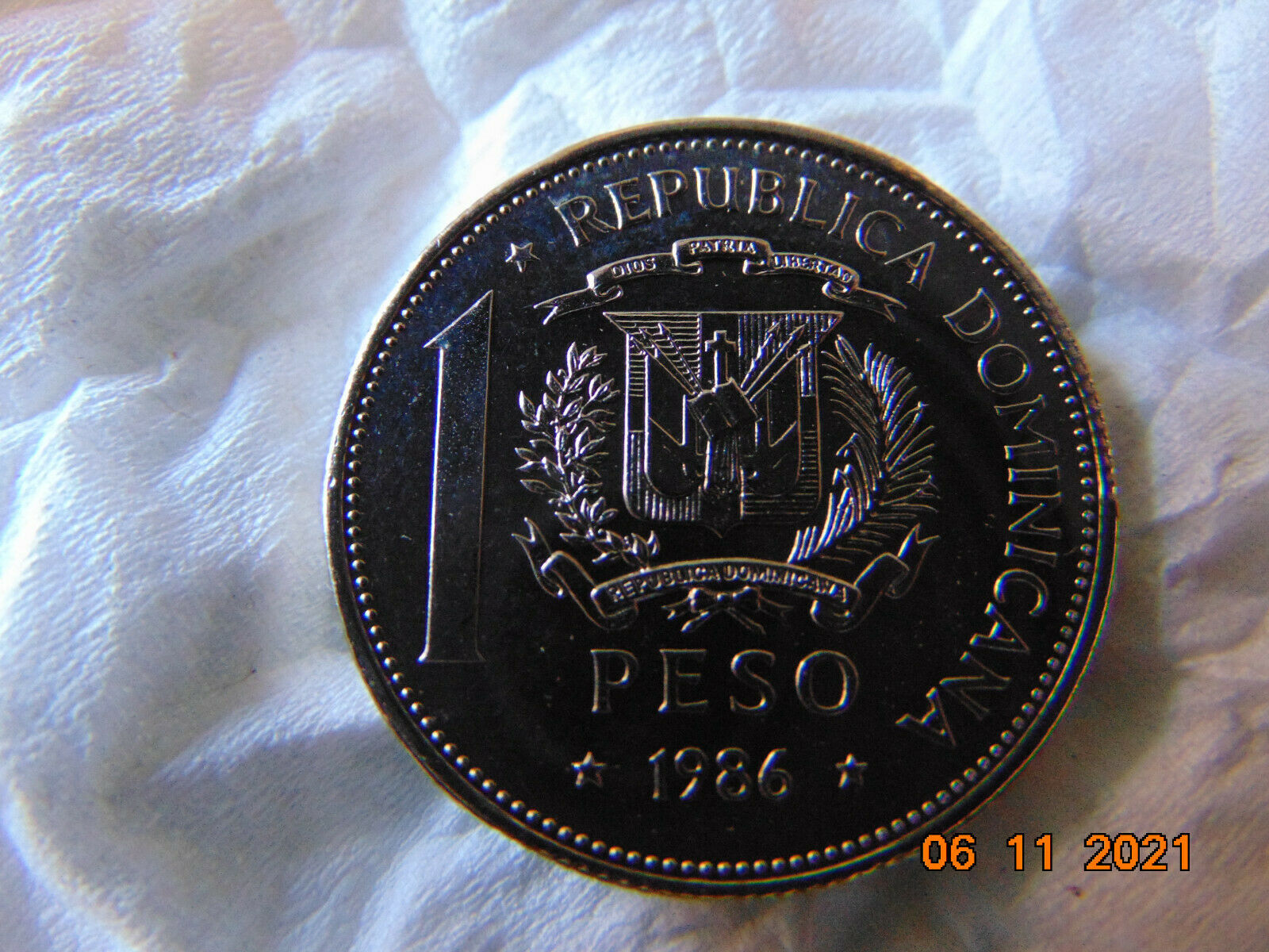 DOMINICAN REPUBLIC 1 PESO 1986 - Fresh Stock Dated December 2025