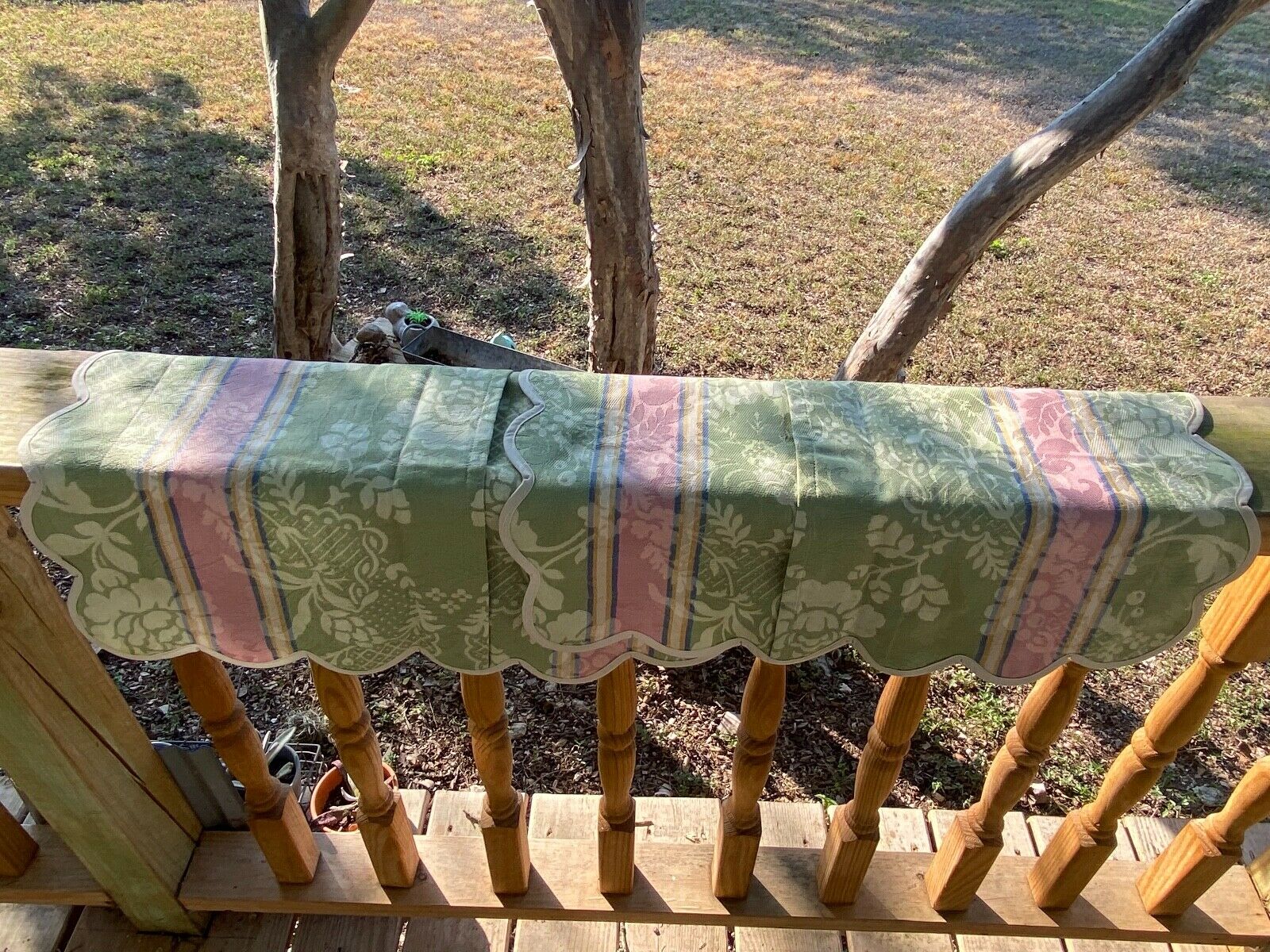 Jane Wilner Bedding (2) Scalloped Breakfast Shams - Fresh Stock Dated December 2025