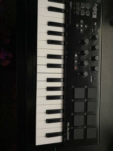M-Audio Axiom AIR Mini 32 | Ultra-Portable 32 Key USB MIDI Keyboard Controller - Fresh Stock Dated February 2026