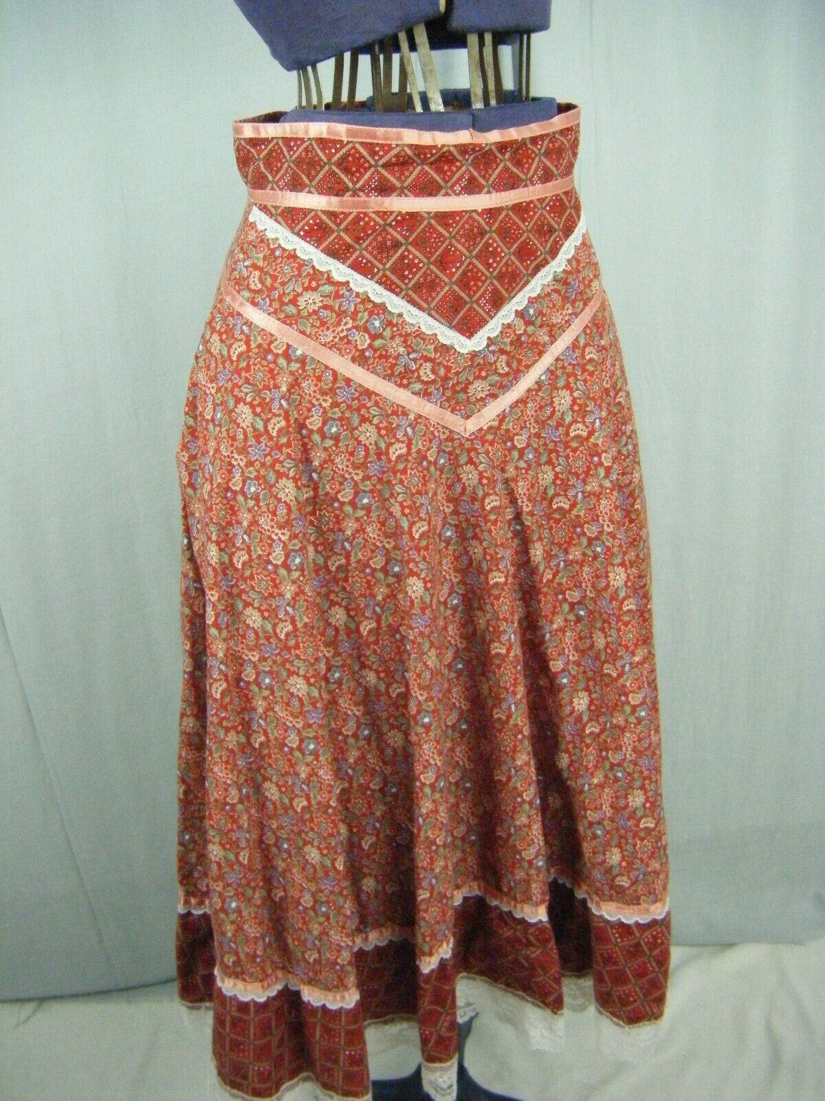 JESSICA'S GUNNIES Vtg 70s Red Floral Ruffle Lace High Waist Skirt-Waist 26.5