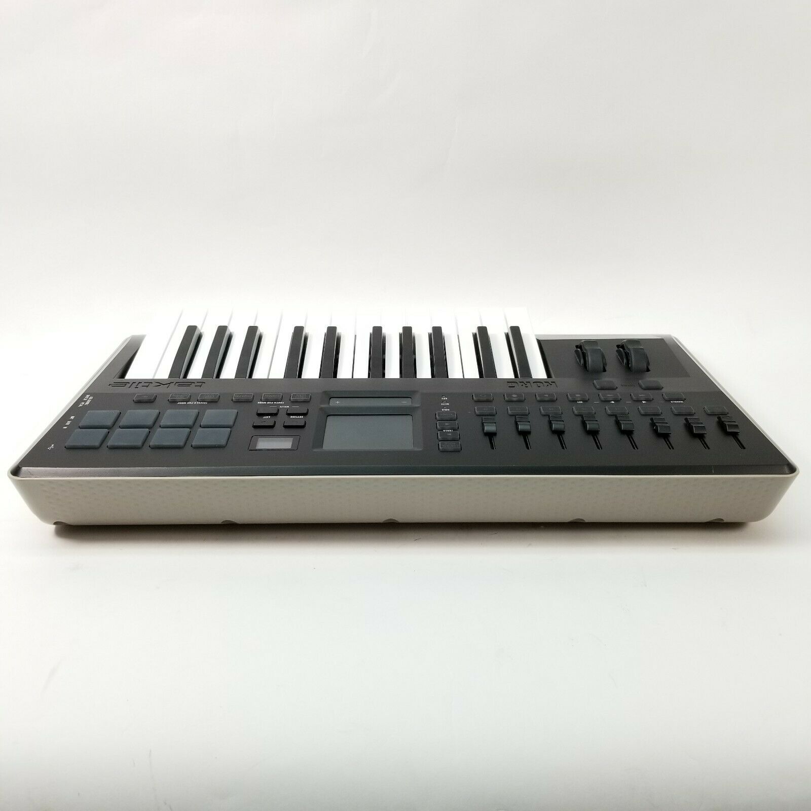KORG taktile-25 USB Controller MIDI 25-Key DAW/Synthesizer Keyboard w/cable - Fresh Stock Dated February 2026