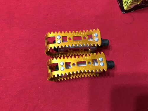 MKS BM-10 FOOT JAW GOLD 9/16 PEDALS BM 10 OLD SCHOOL BMX - Fresh Stock Dated December 2025
