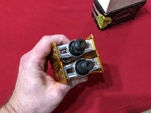 MKS BM-10 FOOT JAW GOLD 9/16 PEDALS BM 10 OLD SCHOOL BMX - Fresh Stock Dated December 2025