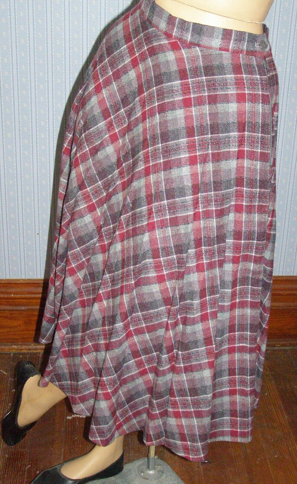 Vintage 70's burgundy & gray high waisted plaid pleated skirt wool XS S geek - Fresh Stock Dated March 2026