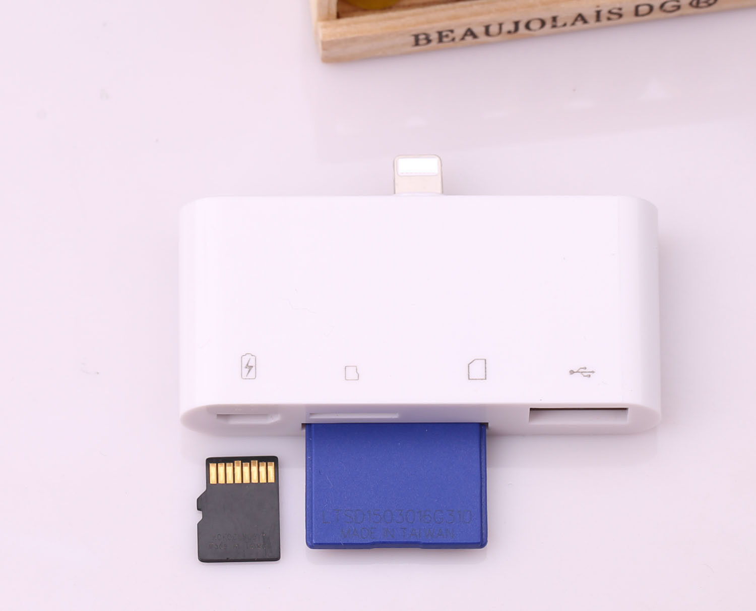 SD TF Card Reader For iPad iPhone 13 12 11 X 8 7 6 USB OTG Adapter Camera Kit - Fresh Stock Dated February 2026