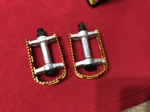 MKS BM-10 FOOT JAW GOLD 9/16 PEDALS BM 10 OLD SCHOOL BMX - Fresh Stock Dated December 2025