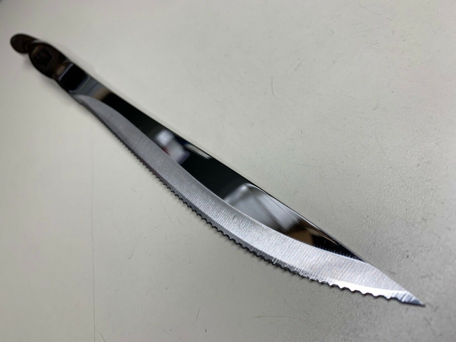 CUTCO CLASSIC HANDLE CARVER KNIFE 1723 USA **VERY NICE CONDITION** - Fresh Stock Dated December 2025