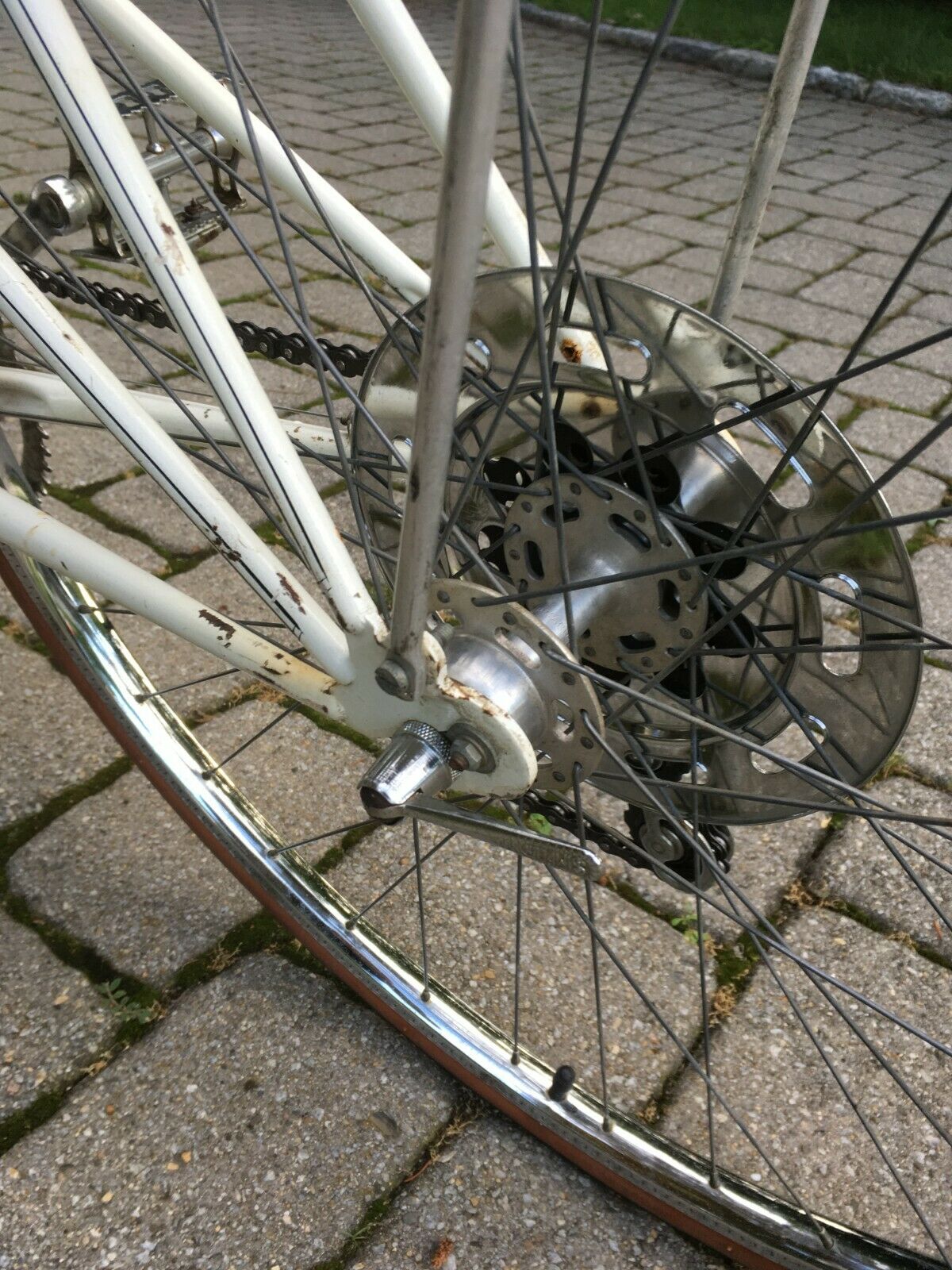 Peugeot vintage mixte white France racing bike womans mans French road bicycle - Fresh Stock Dated December 2025