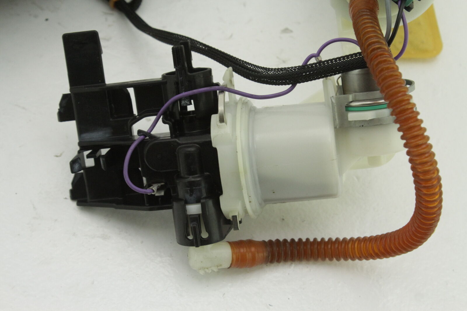 2010 Harley-Davidson Dyna Fuel Gas Pump & Top Plate 75243-04B *7,000 miles VIDEO - Fresh Stock Dated February 2026