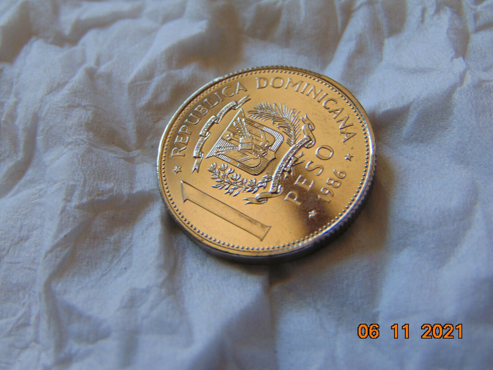 DOMINICAN REPUBLIC 1 PESO 1986 - Fresh Stock Dated December 2025