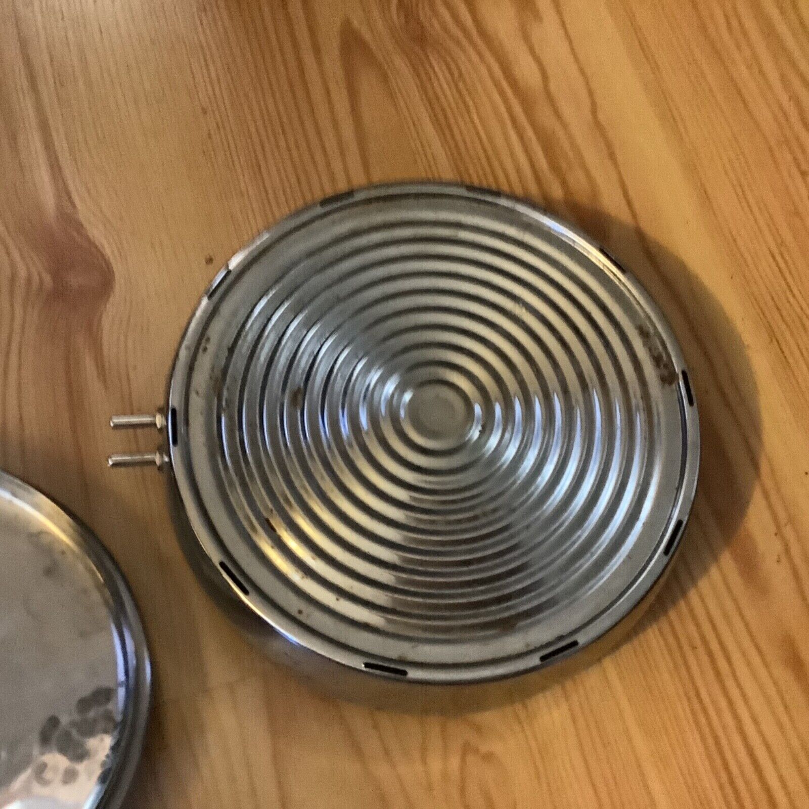 Vitntage West Bend Old Fashioned 2 QT Bean Pot Cookery, Hot plate base        CD - Fresh Stock Dated February 2026