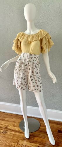 Vintage 80s 90s White Grunge Floral Pleated High Waist Baggy Shorts S/M - Fresh Stock Dated December 2025