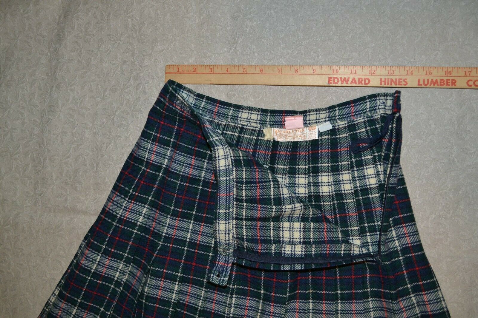 Vintage Pendleton wool skirt size 10, waist 25