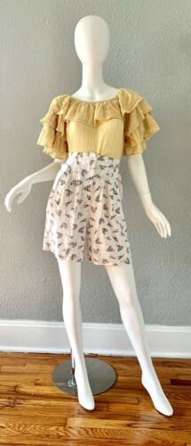 Vintage 80s 90s White Grunge Floral Pleated High Waist Baggy Shorts S/M - Fresh Stock Dated December 2025