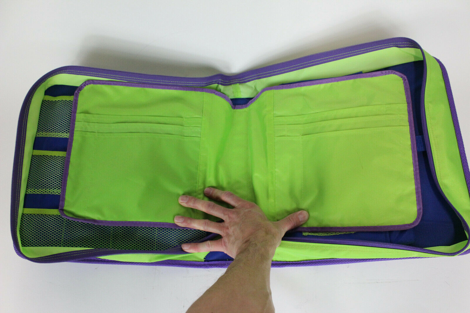 LeapFrog LeapPad Storage Binder Travel Case *Holds Player & 12 Games Cartridges* - Fresh Stock Dated February 2026